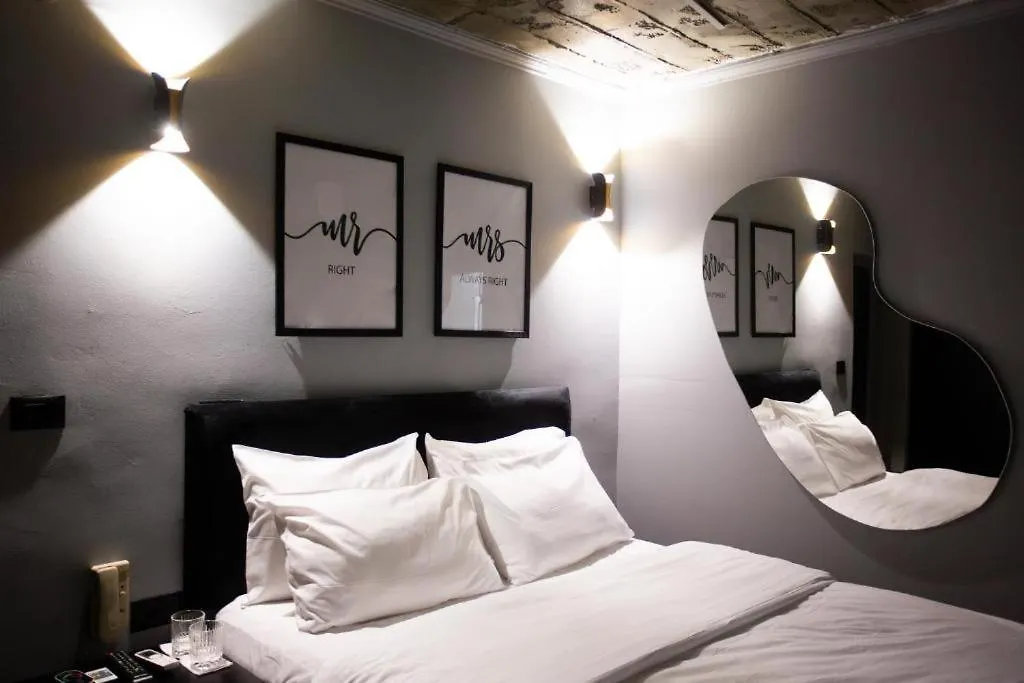 The Bubbles - Jacuzzi Rooms Tirana 0*,