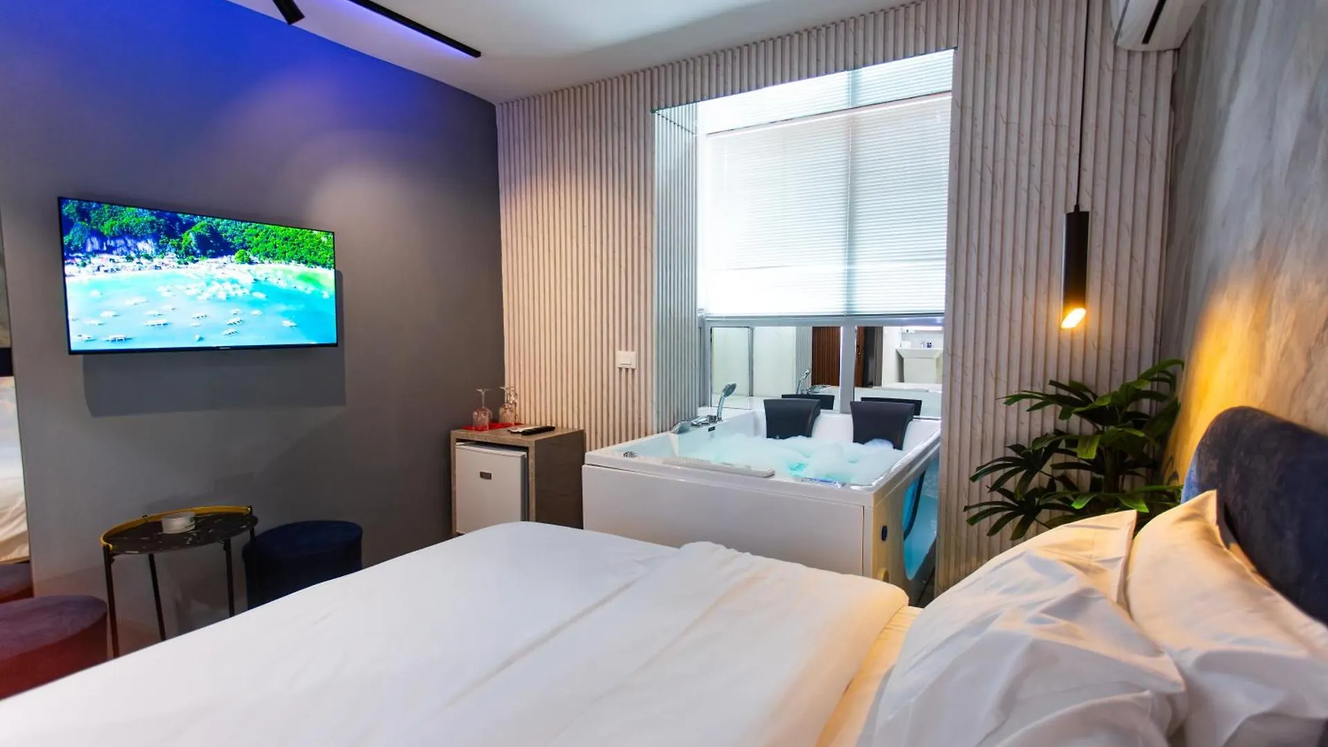 The Bubbles - Jacuzzi Rooms Tiran Otel