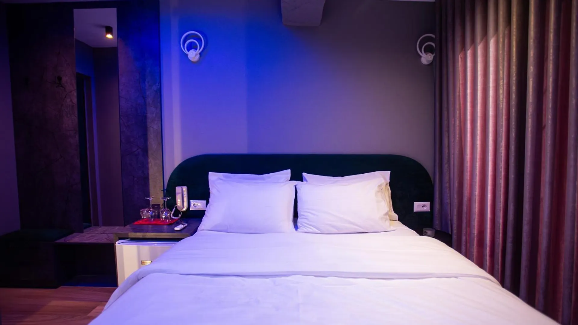 The Bubbles - Jacuzzi Rooms Tiran